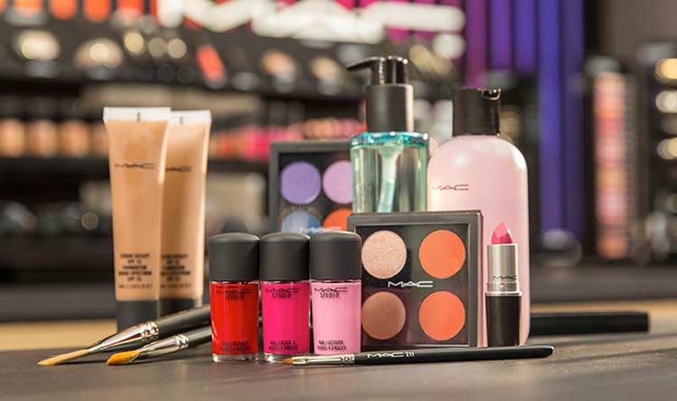 Мод more cosmetics. Уходовая \косметика парижа. Morphe lip gloss. Мод more cosmetics. Мод more cosmetics.