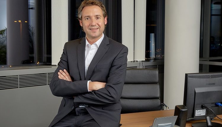 Banco Mercedes Benz