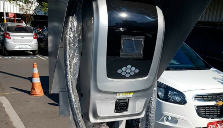 makro-carro-eletrico